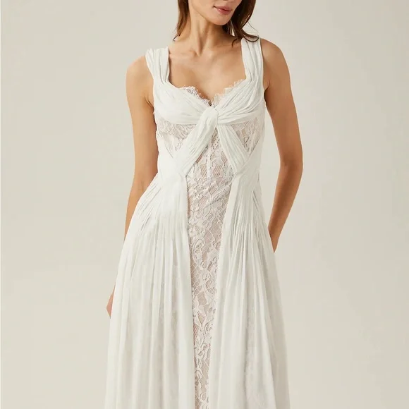 Elegant White Bridal Lace Dress - Picture 2 of 10